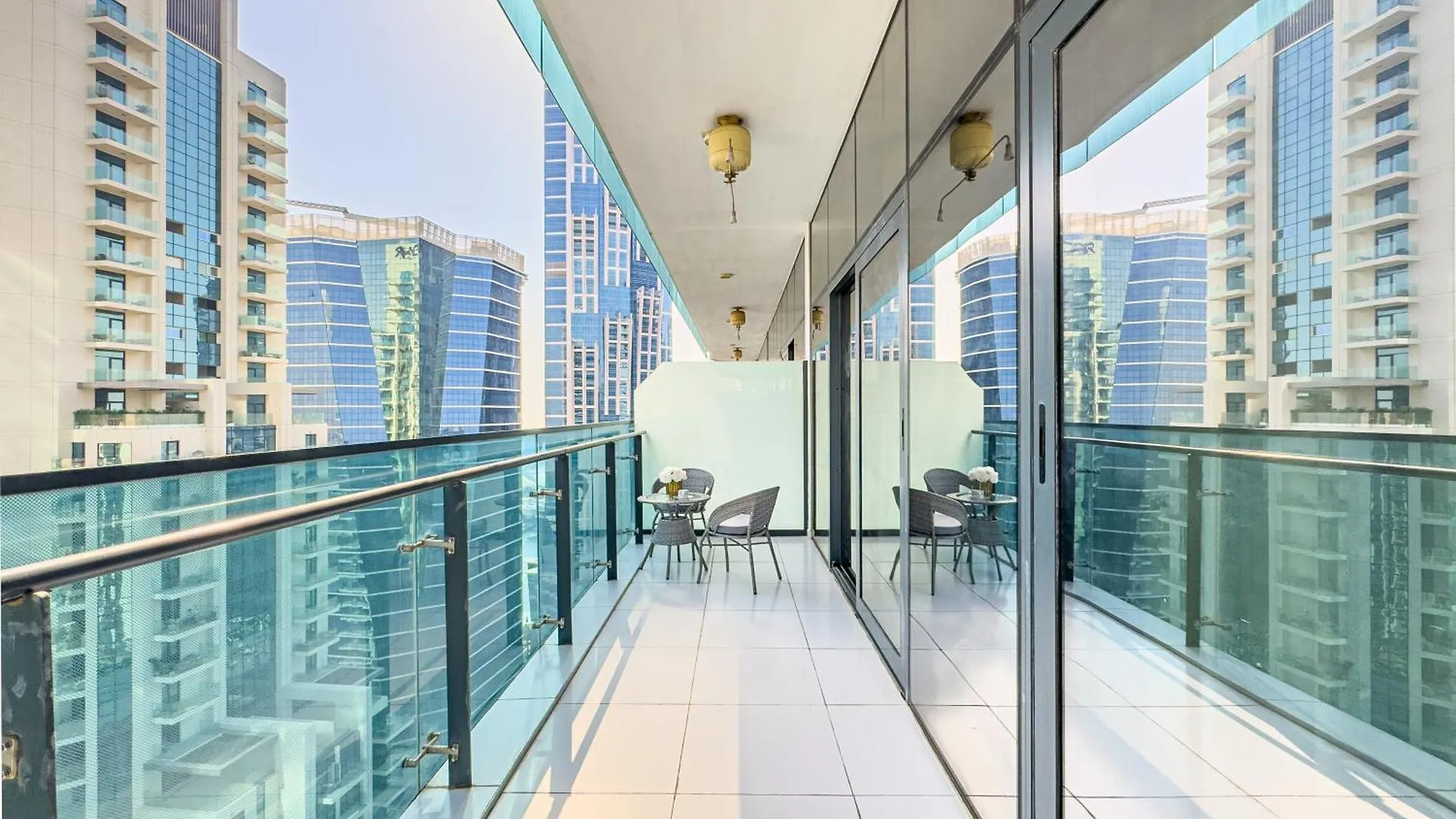 Lovely 1Br Business Bay Near Metro - City Skyline Views Dubai Lejlighed